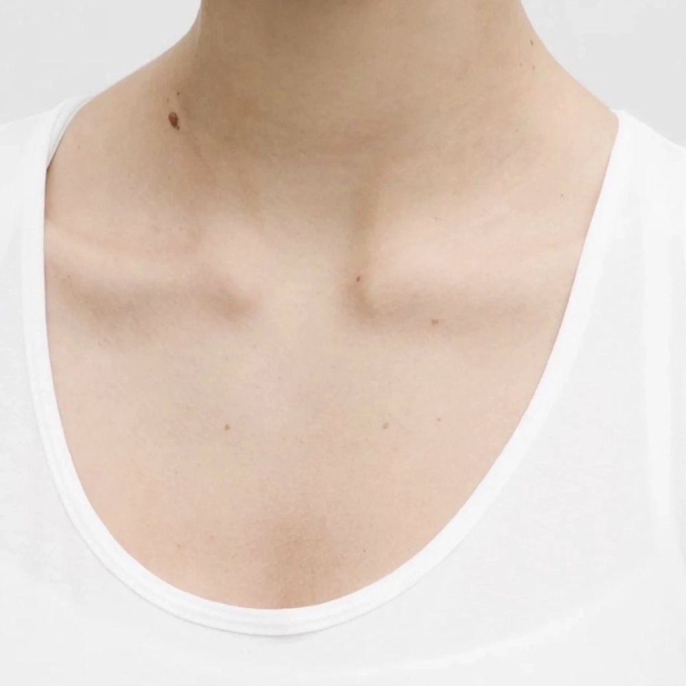 Lululemon Essential Tank Racerback PLEATED• WHITE• NWT•Size 2 - Picture 10 of 14